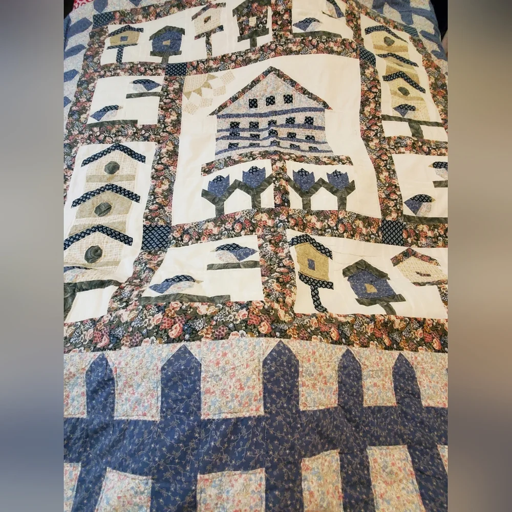 Twin Blue and Cream Patchwork Quilt - Home Bedding With One Sham